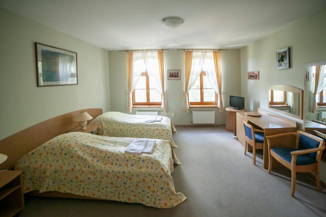 Pensjonat Mysliwski Cedynia Extérieur photo
